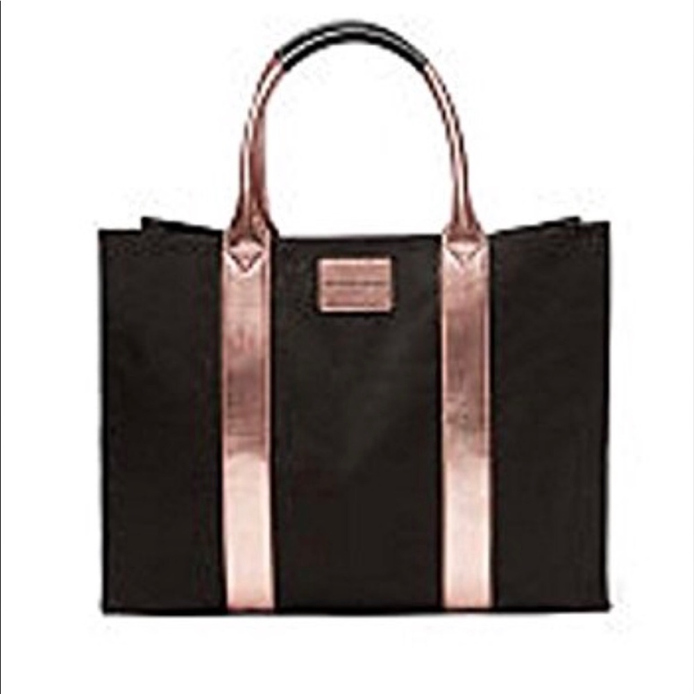 VICTORIA’S SECRET Weekender Tote